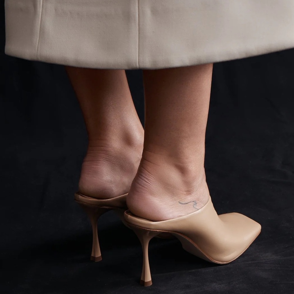 Studio Amelia Chisel 90 Mules Size 39